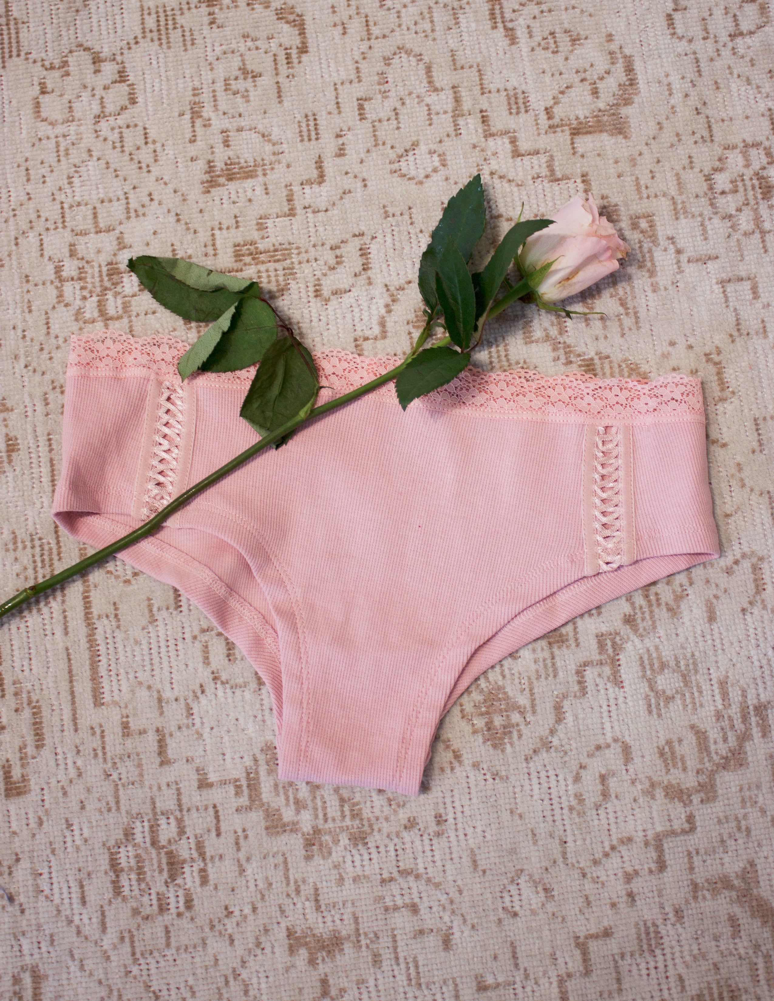 AMITY CHEEKY PANTY- ROSE