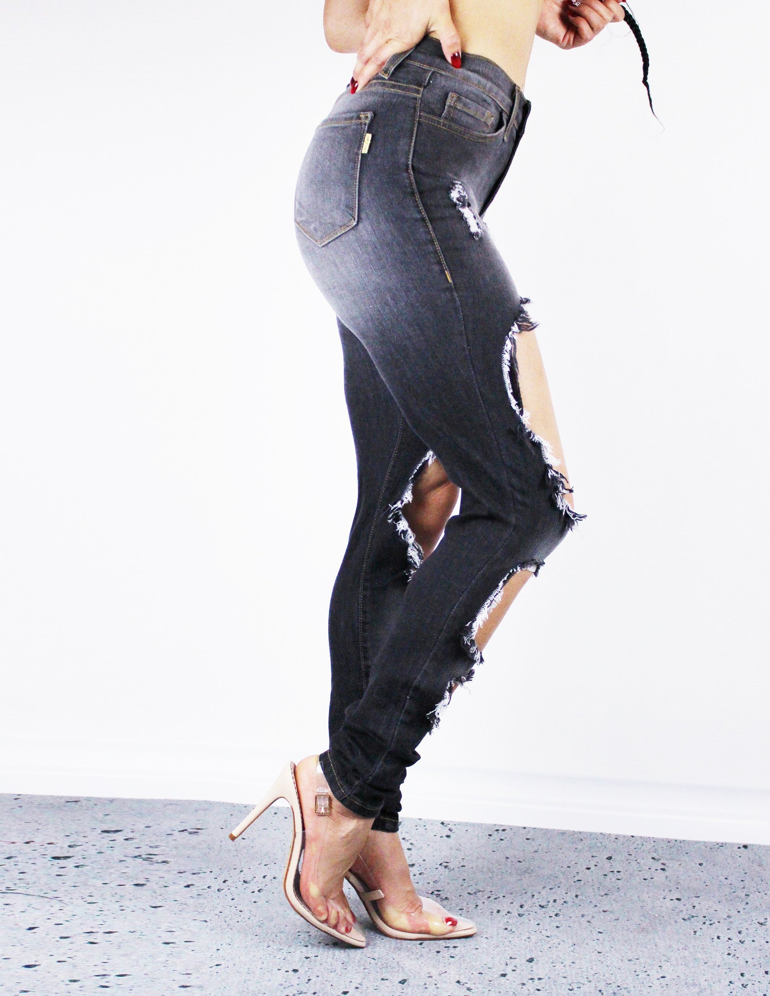 DISTRESSED GRAY JEANS