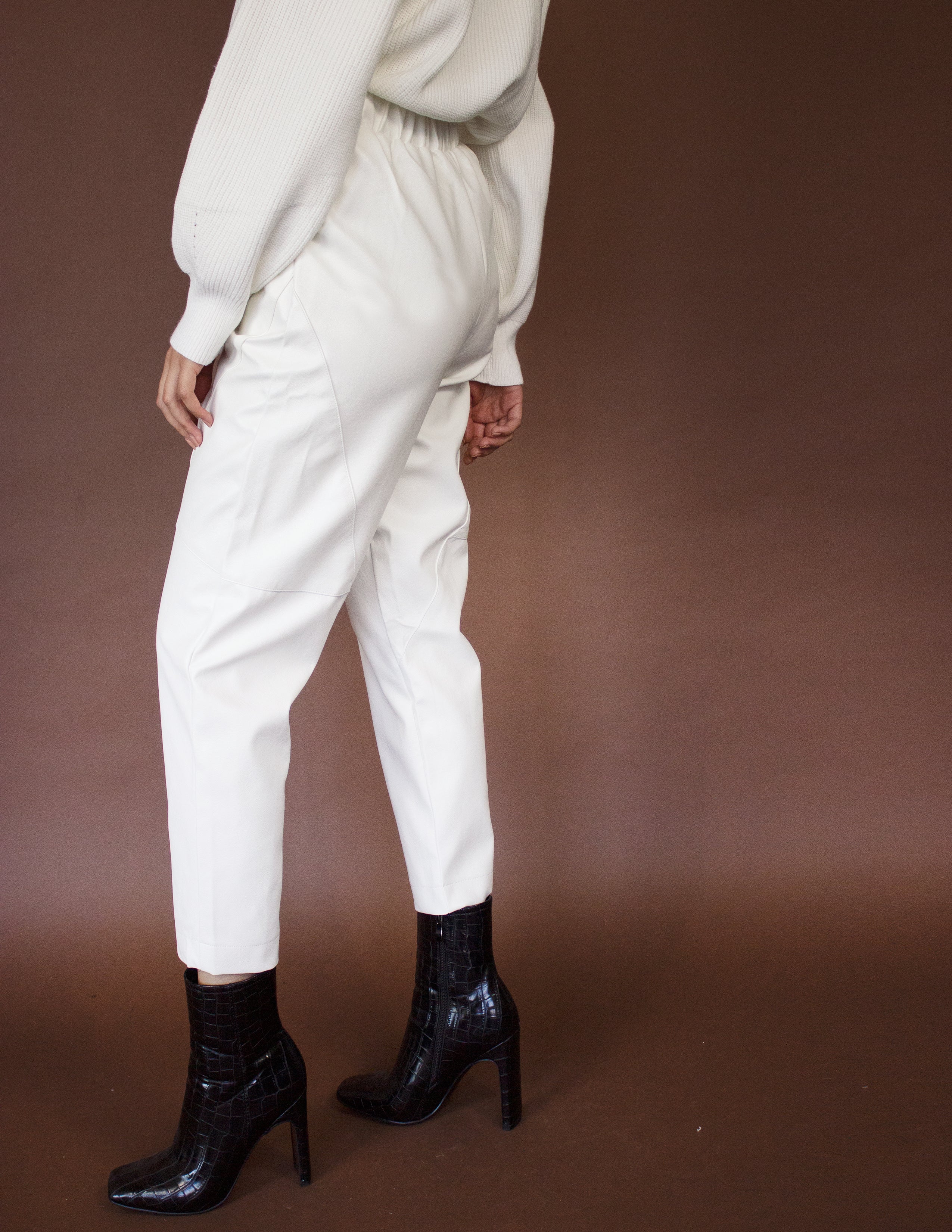 CARA PANTS-SOY
