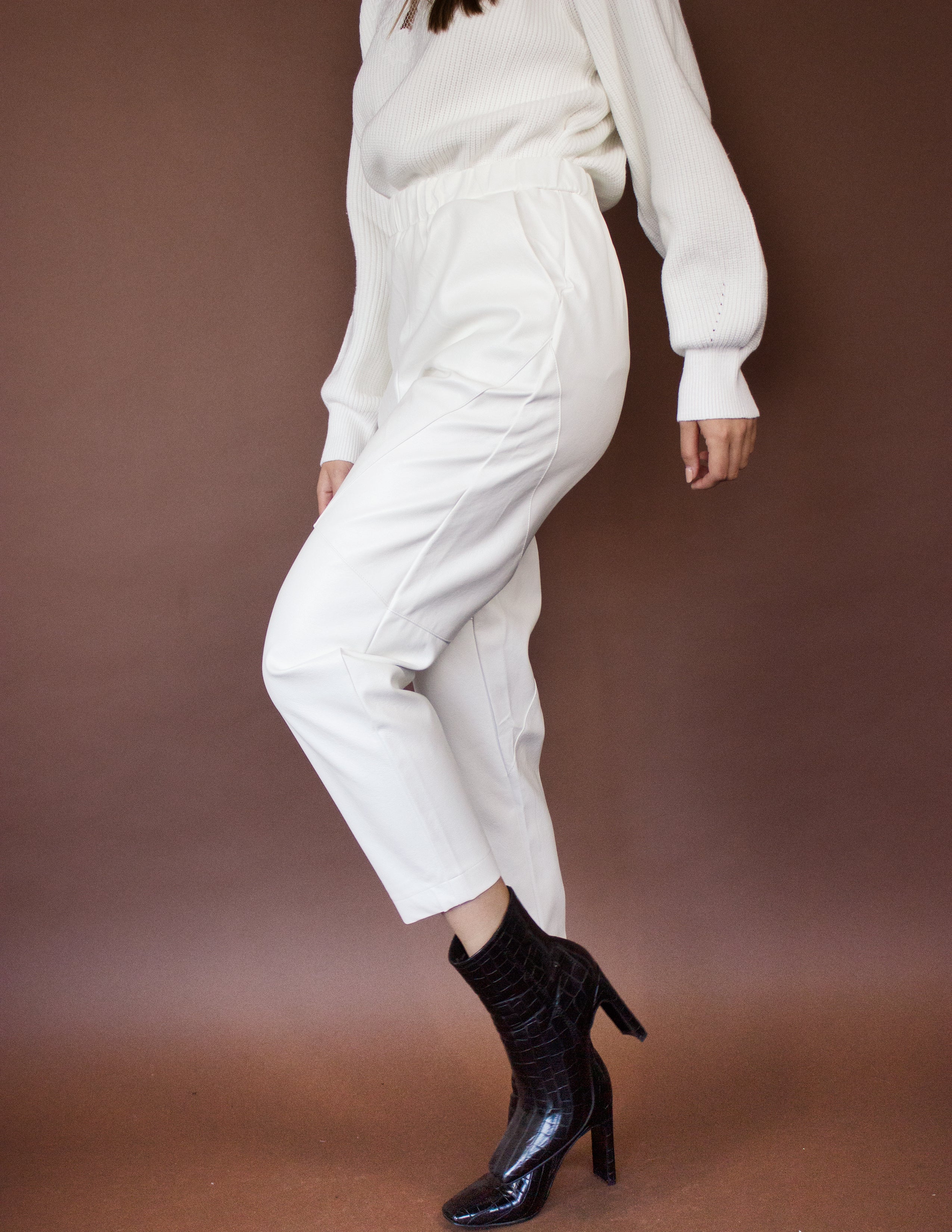 CARA PANTS-SOY