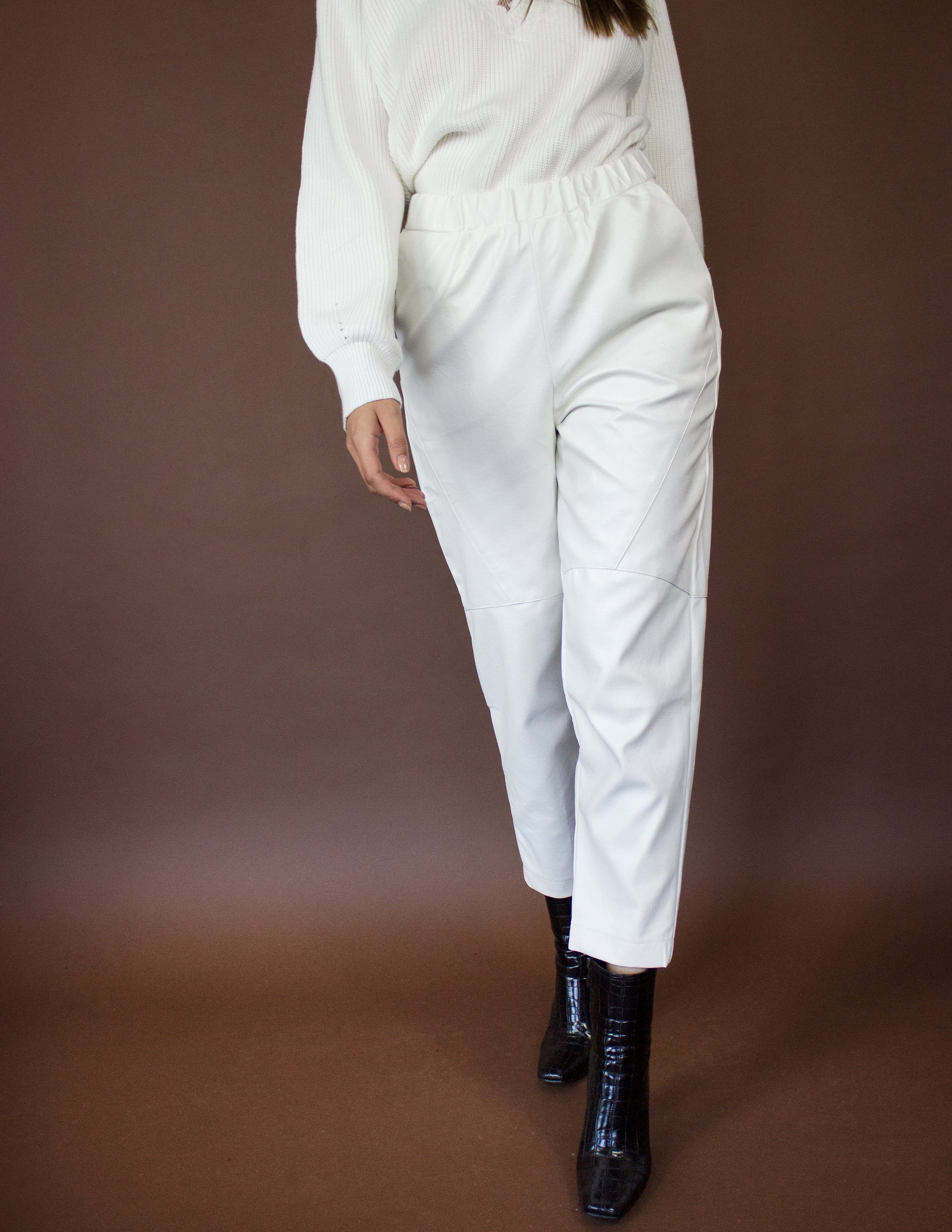 CARA PANTS-SOY
