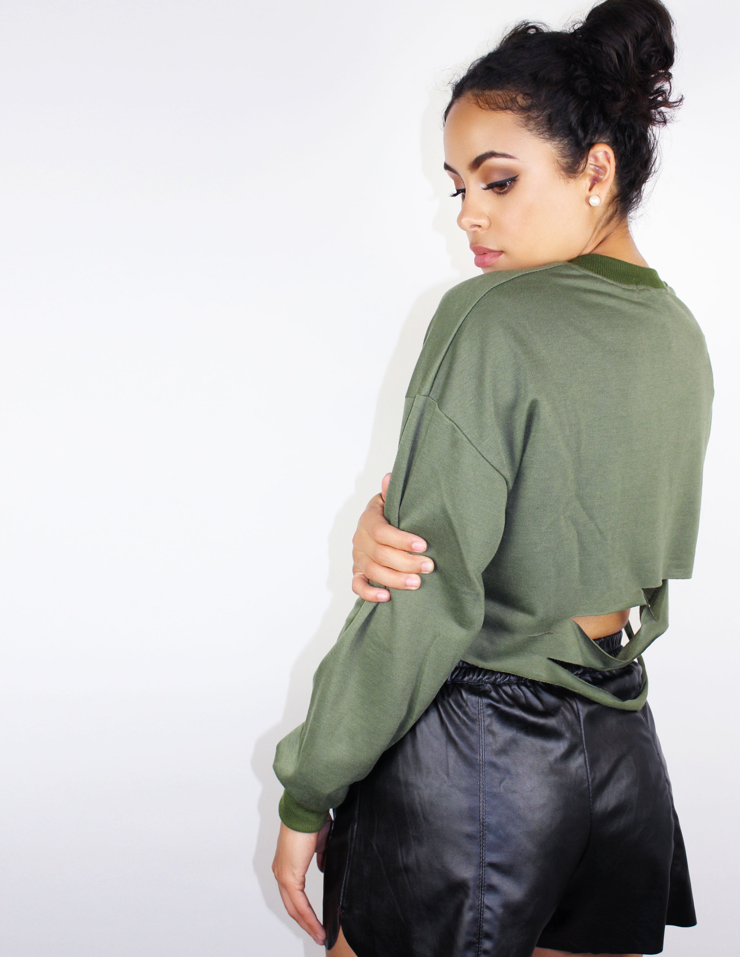 CLIP CROPPED SWEATHSHIRT - Blue District