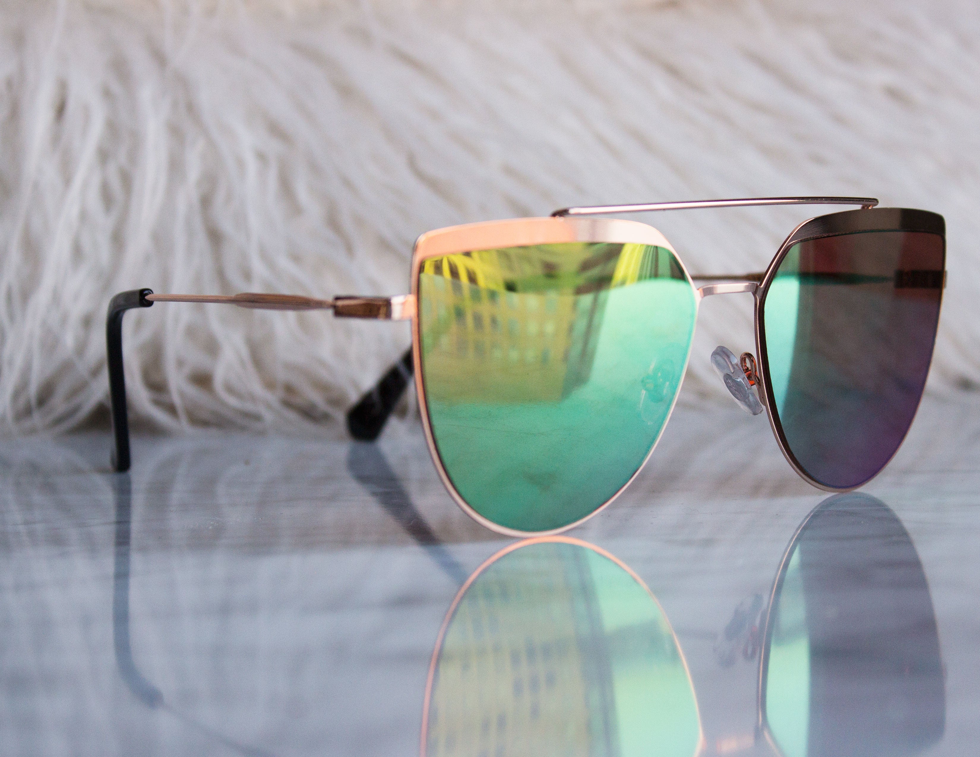 CORONA SUNGLASSES- GREEN - Blue District