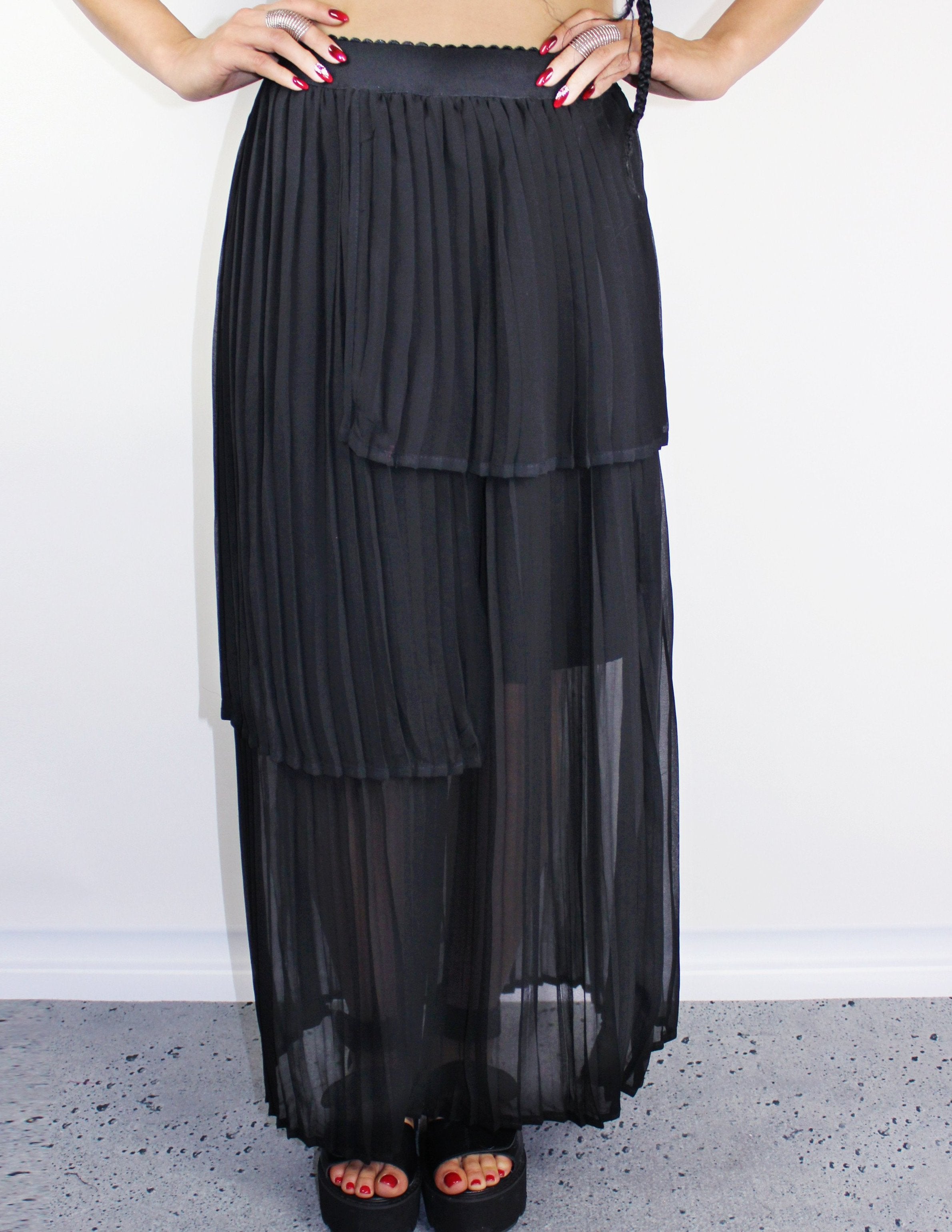 BLACK MAXI SKIRT