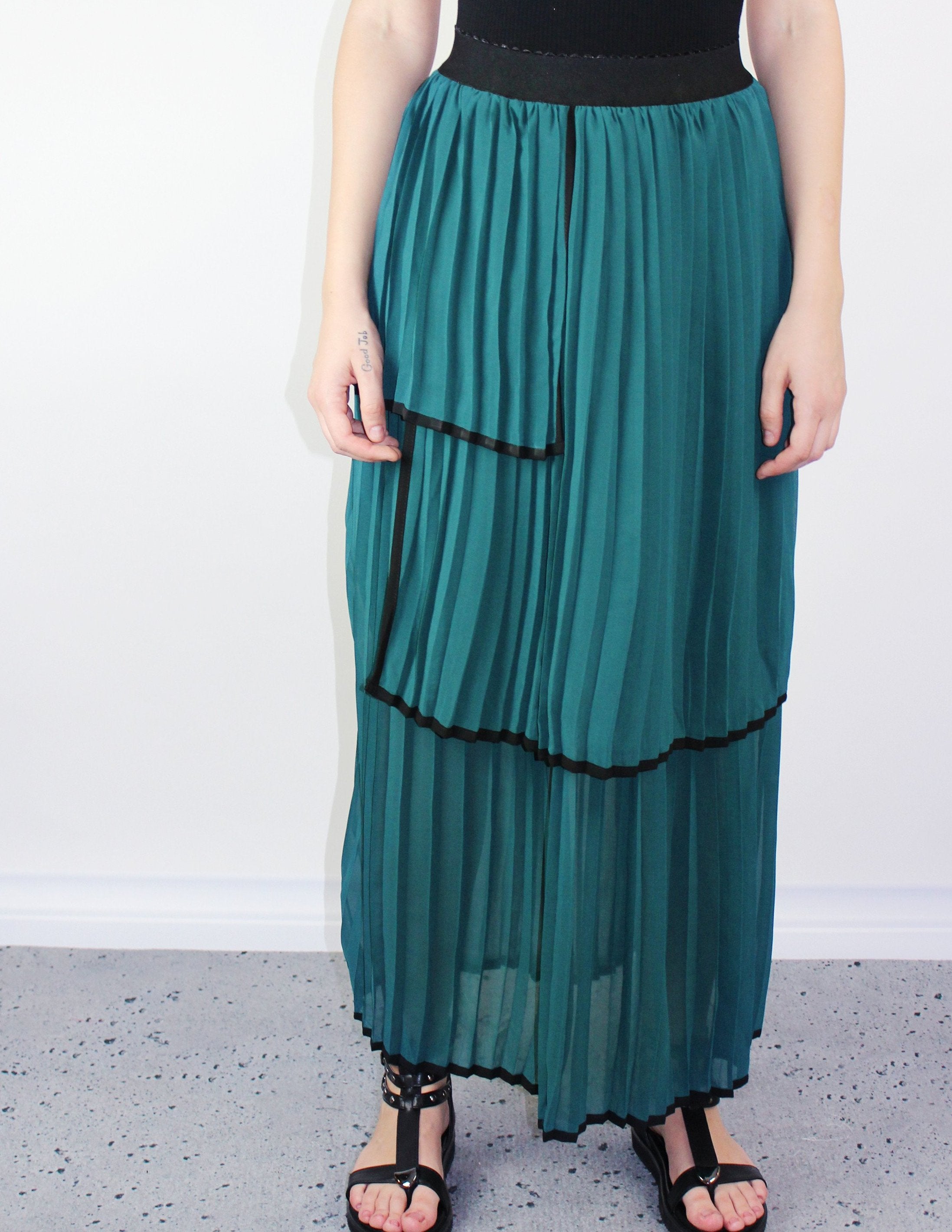 GREEN MAXI SKIRT