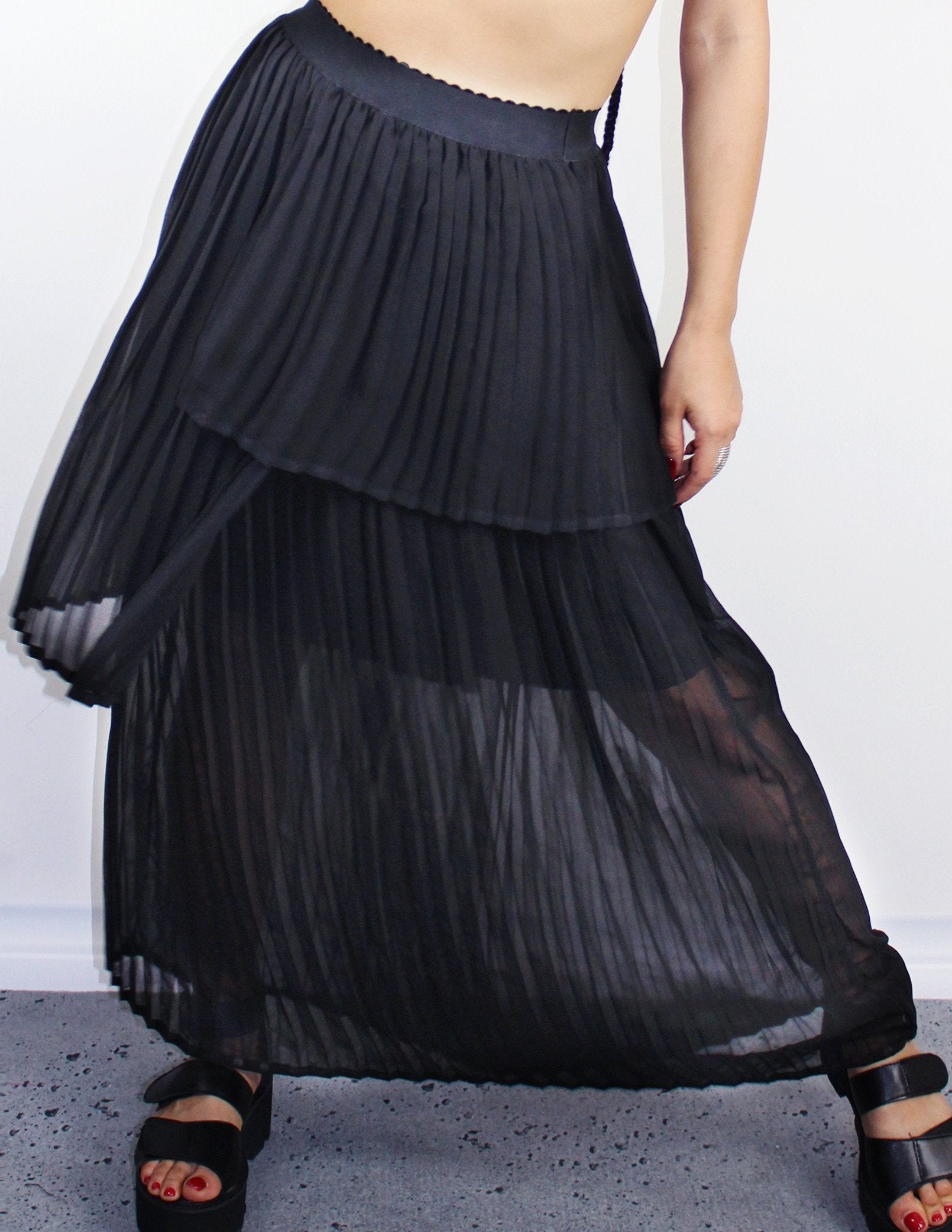 BLACK MAXI SKIRT