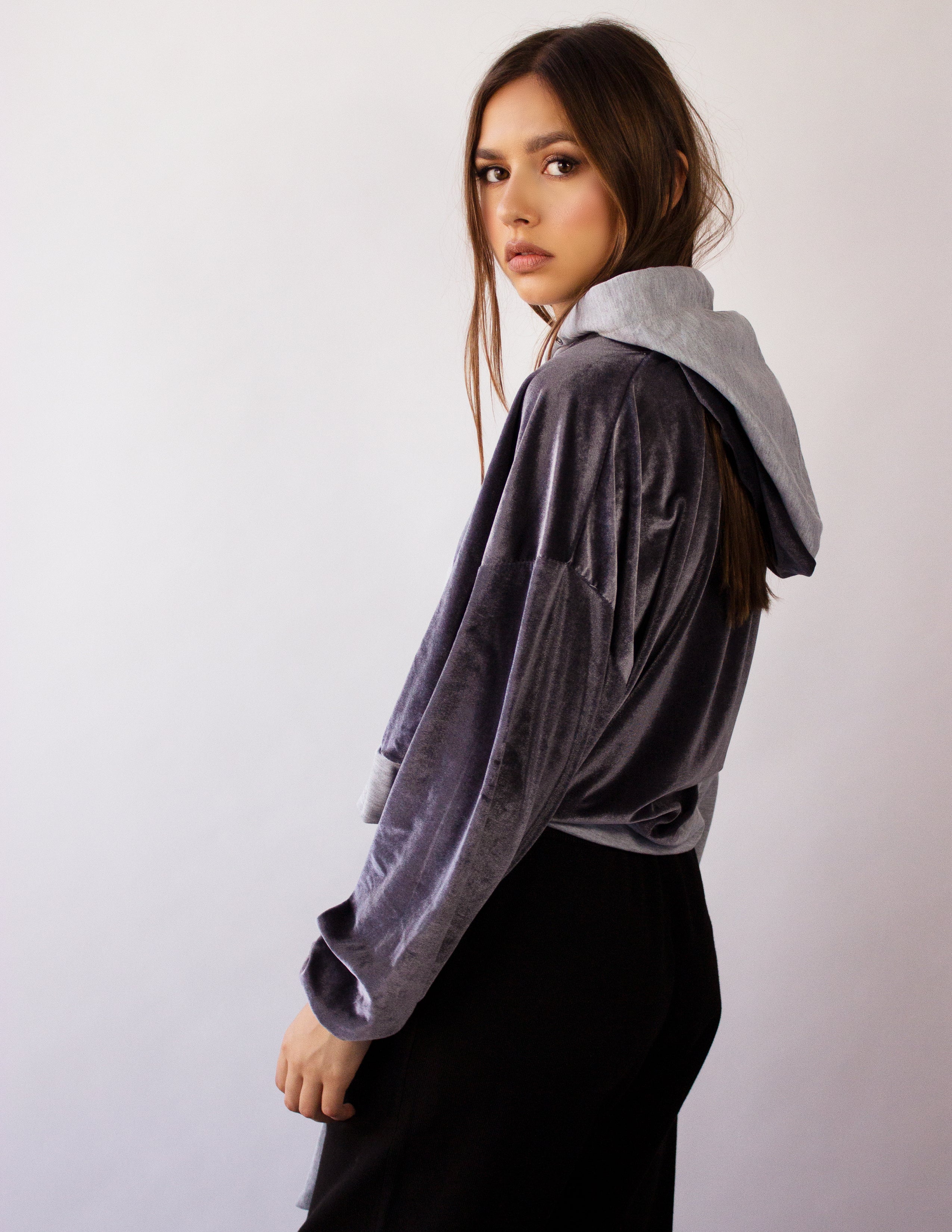 NESO SWEATER- GRAY