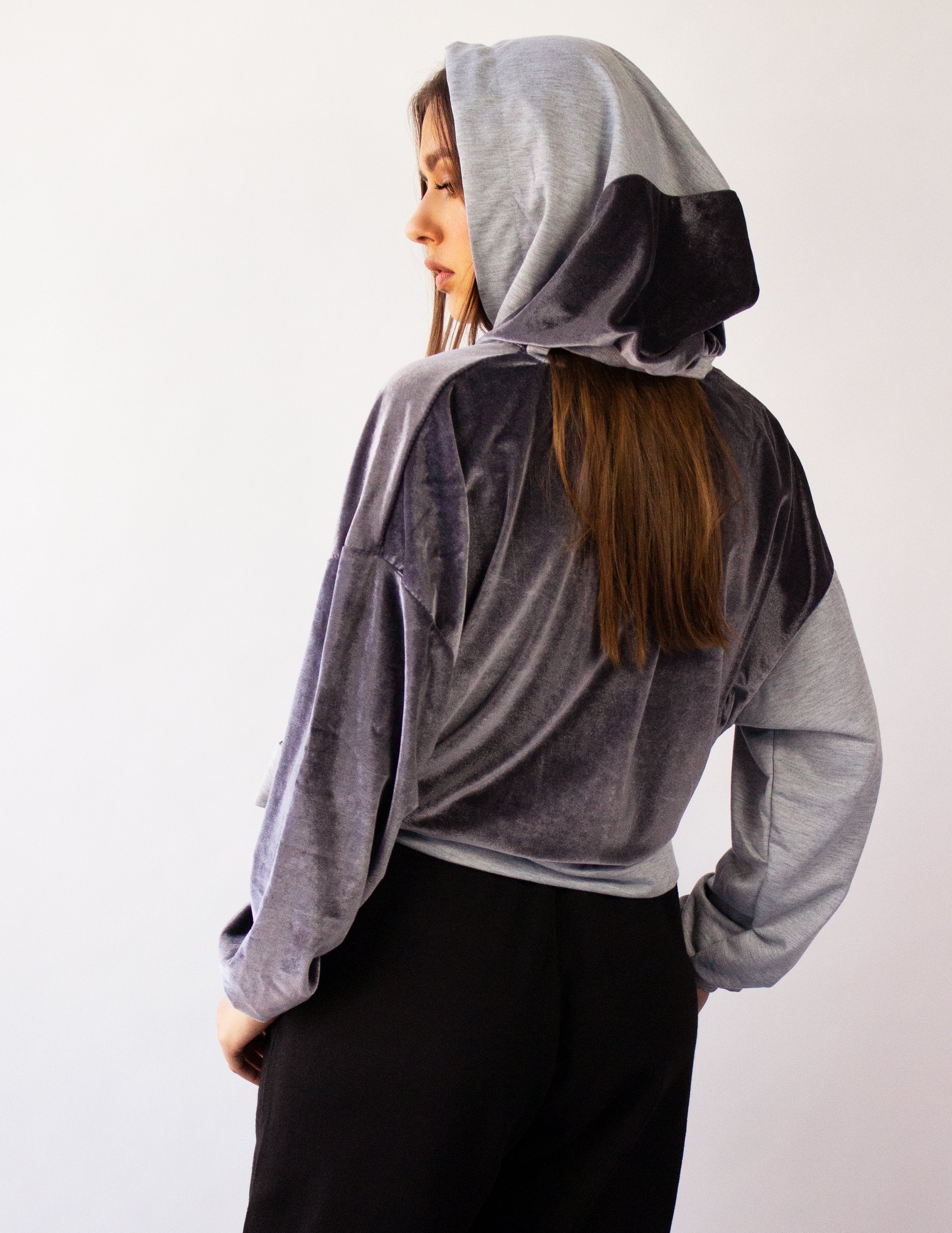 NESO SWEATER- GRAY