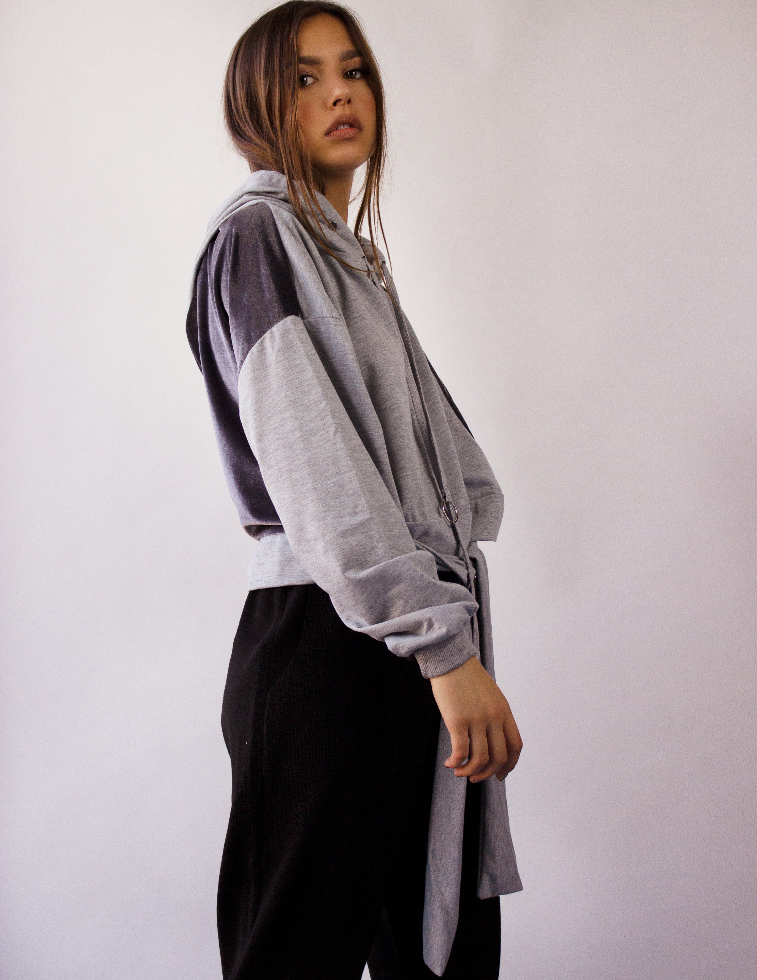 NESO SWEATER- GRAY