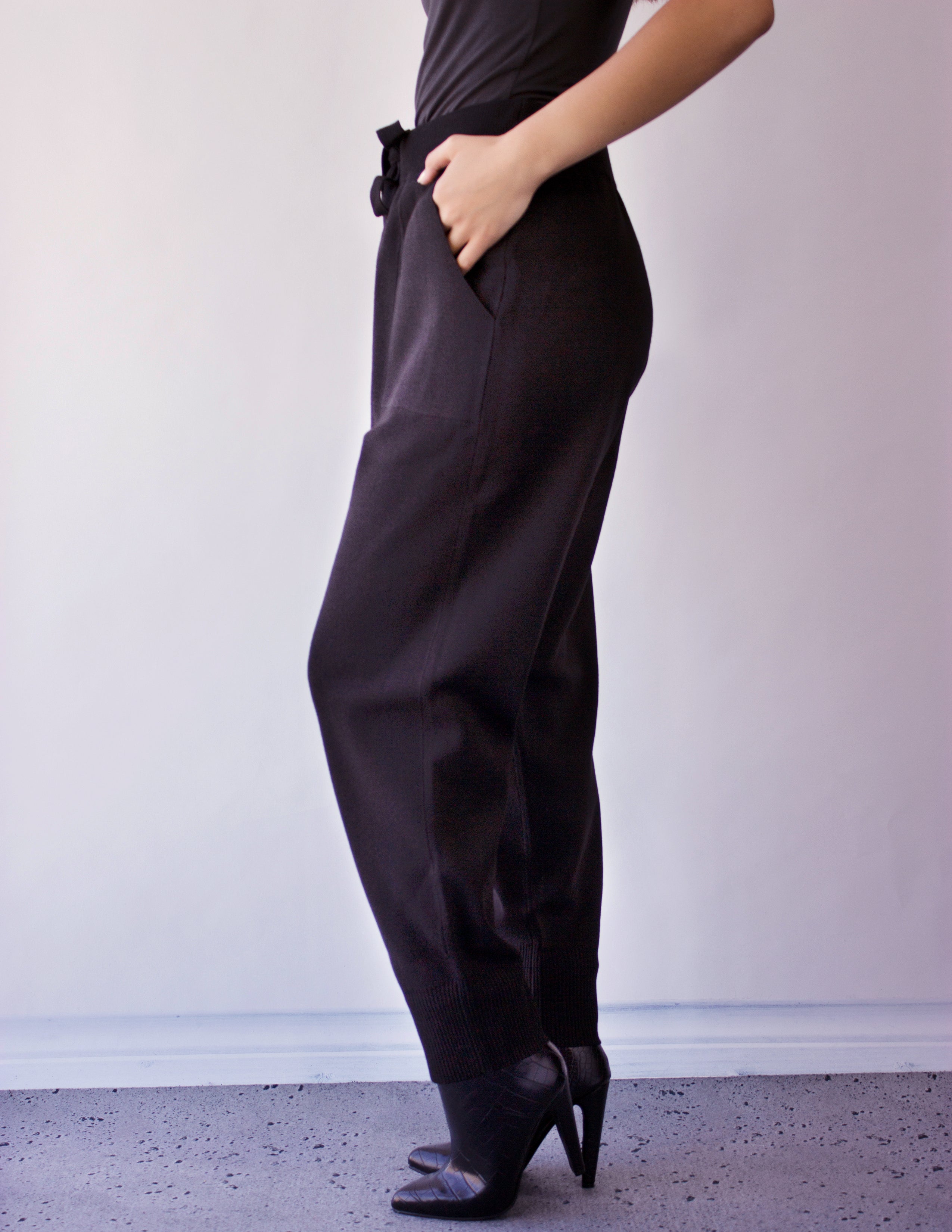 ORION JOGGERS- BLACK