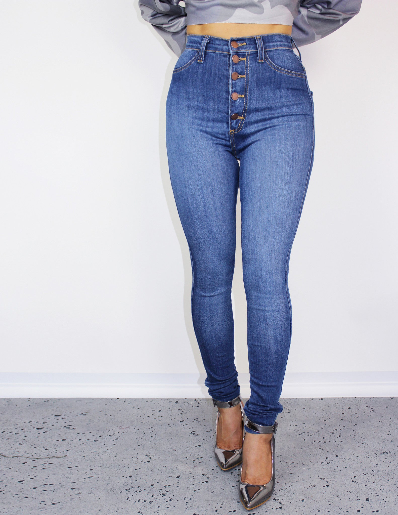 TOLA JEANS - Blue District