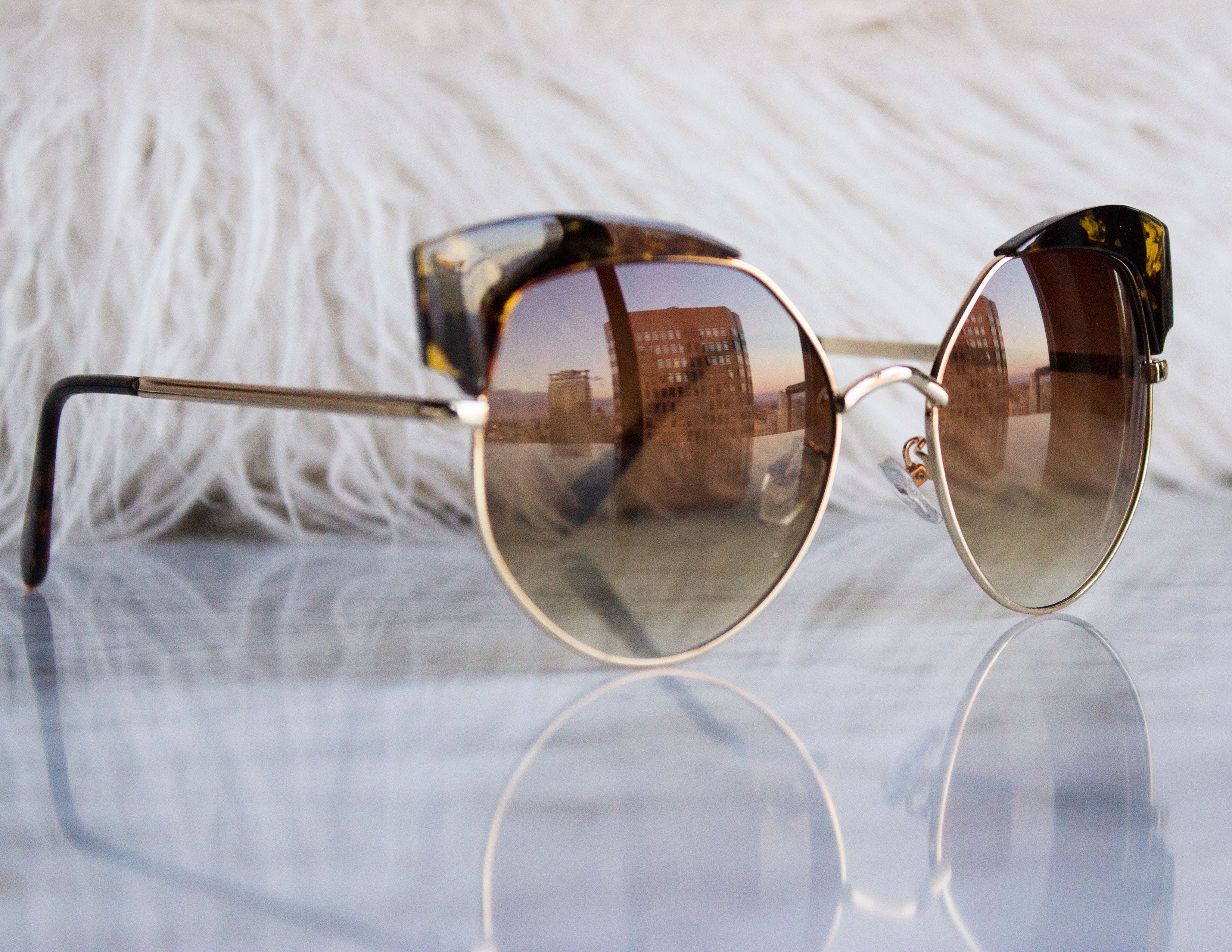 VANE SUNGLASSES- AMBER LEOPARD - Blue District