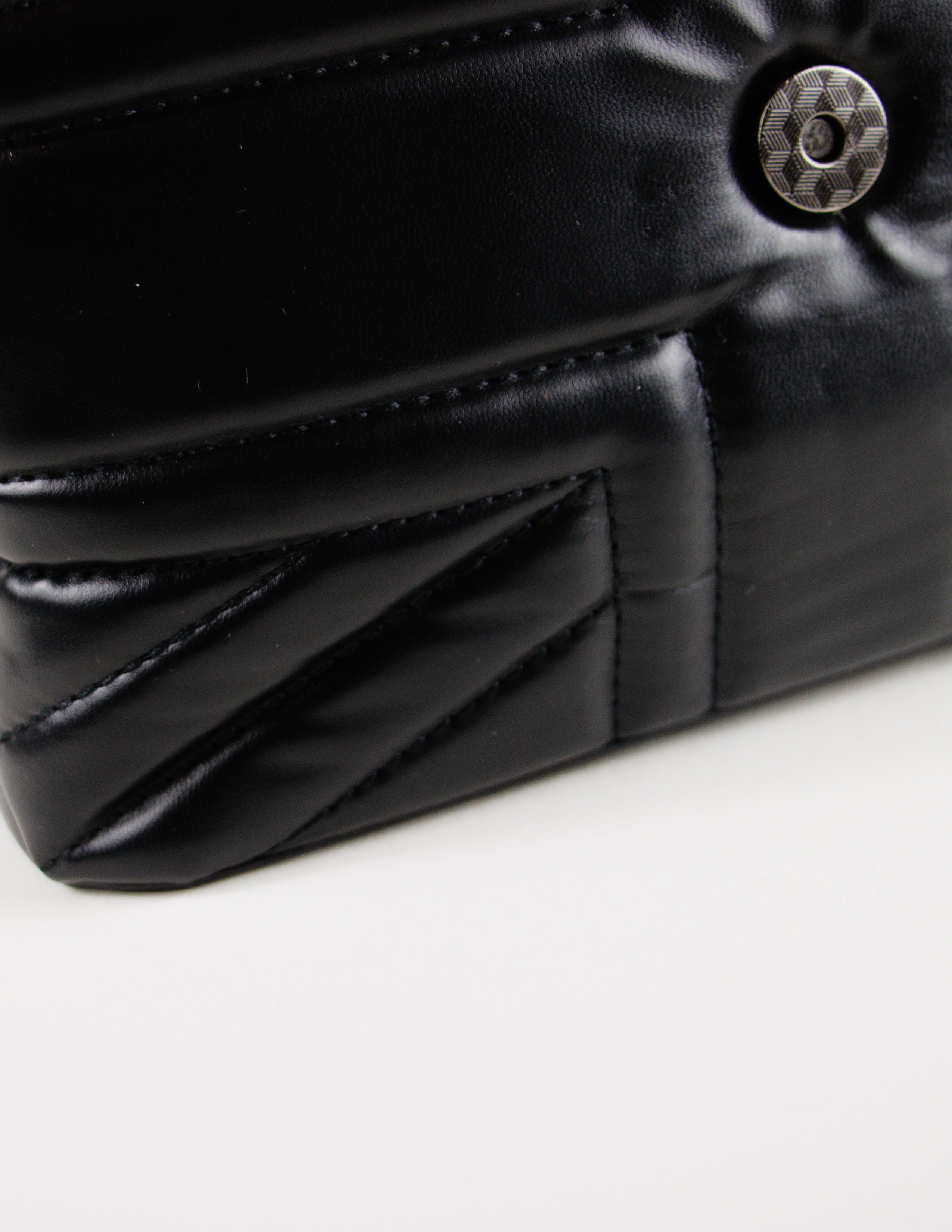 VASKA HANDBAG-ONYX