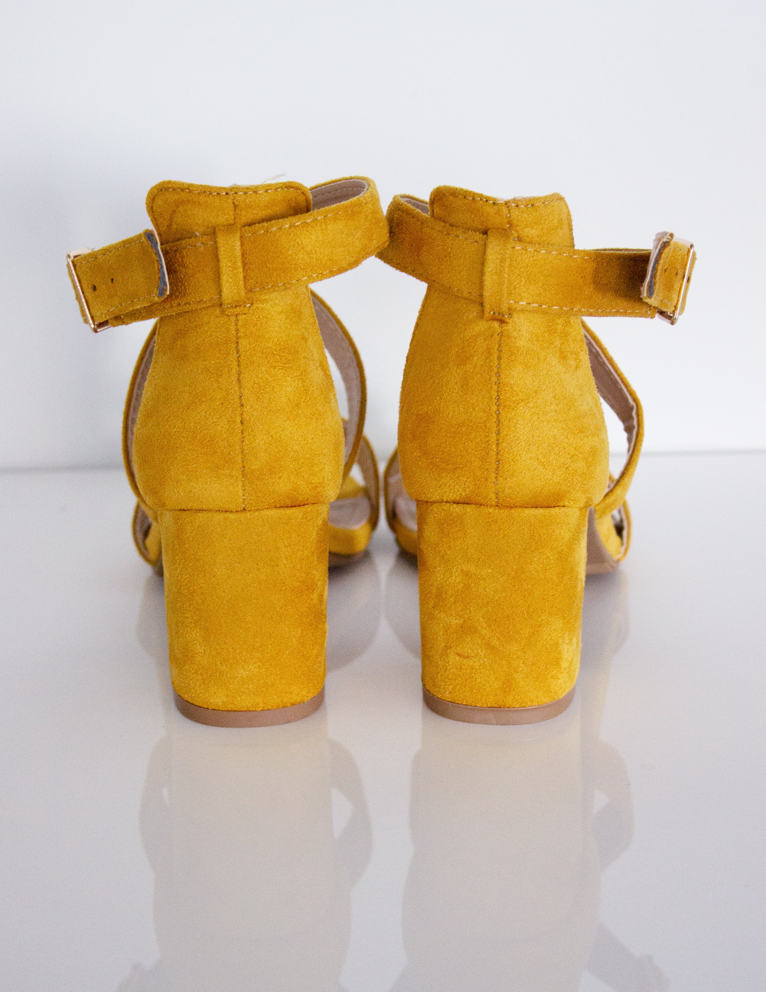 CYRATA SANDALS
