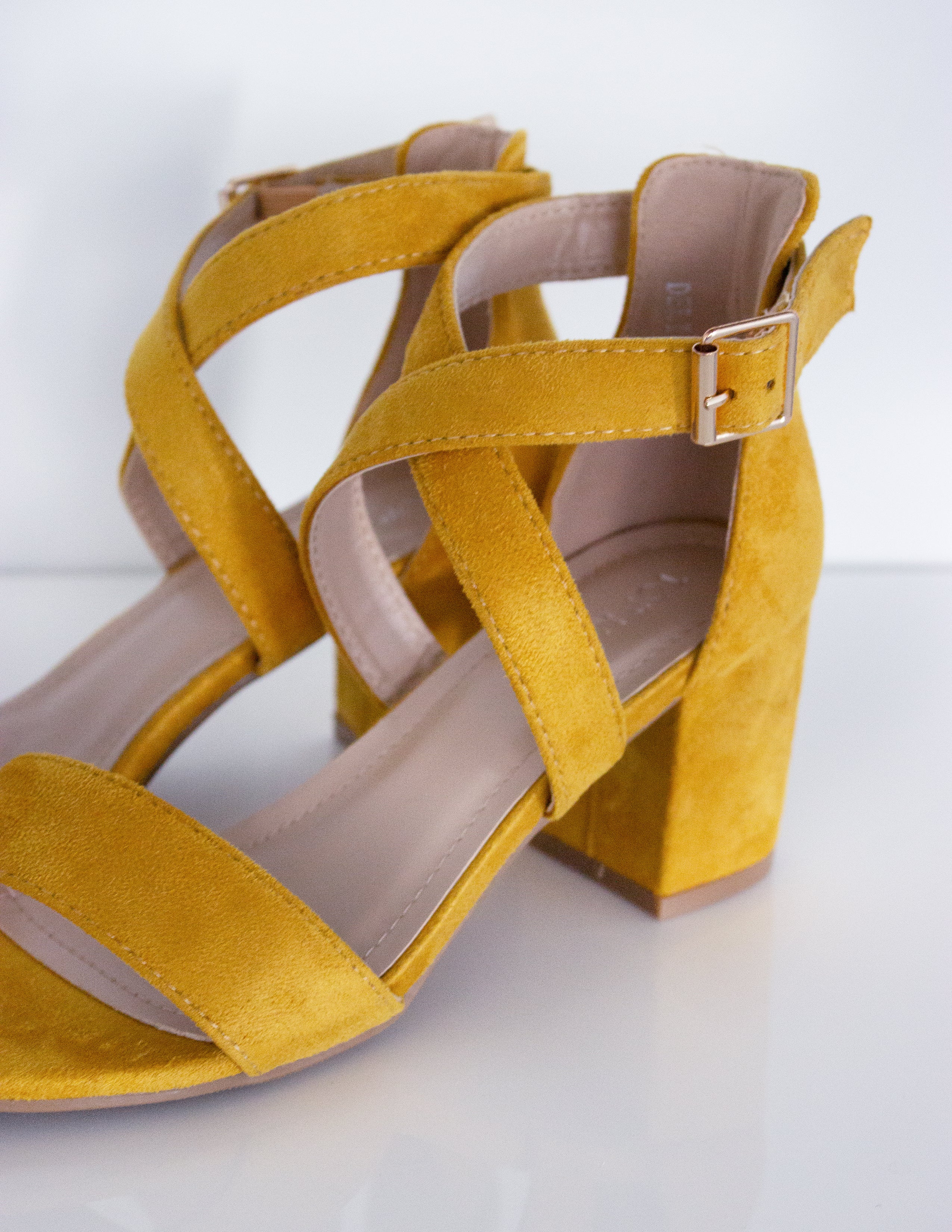 CYRATA SANDALS