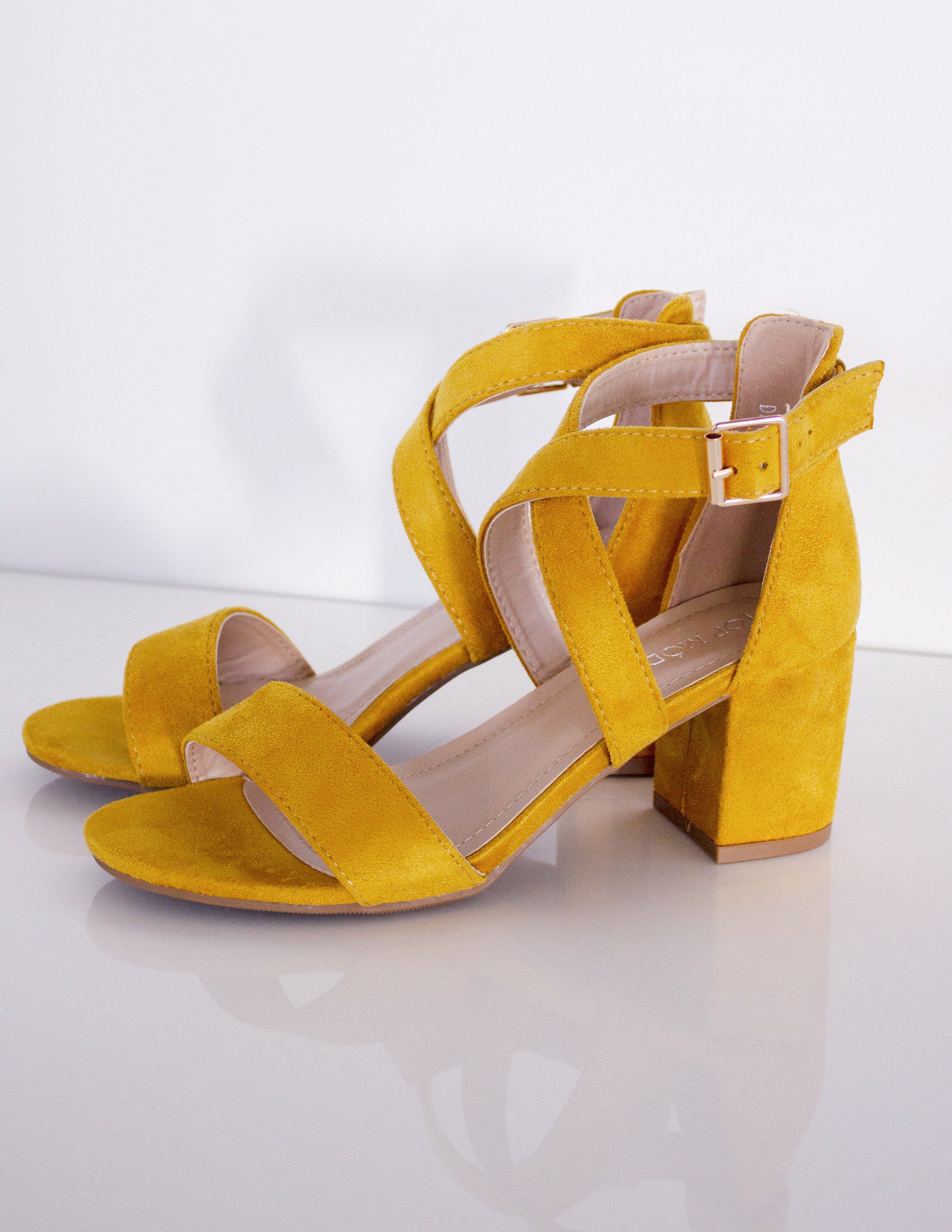 CYRATA SANDALS