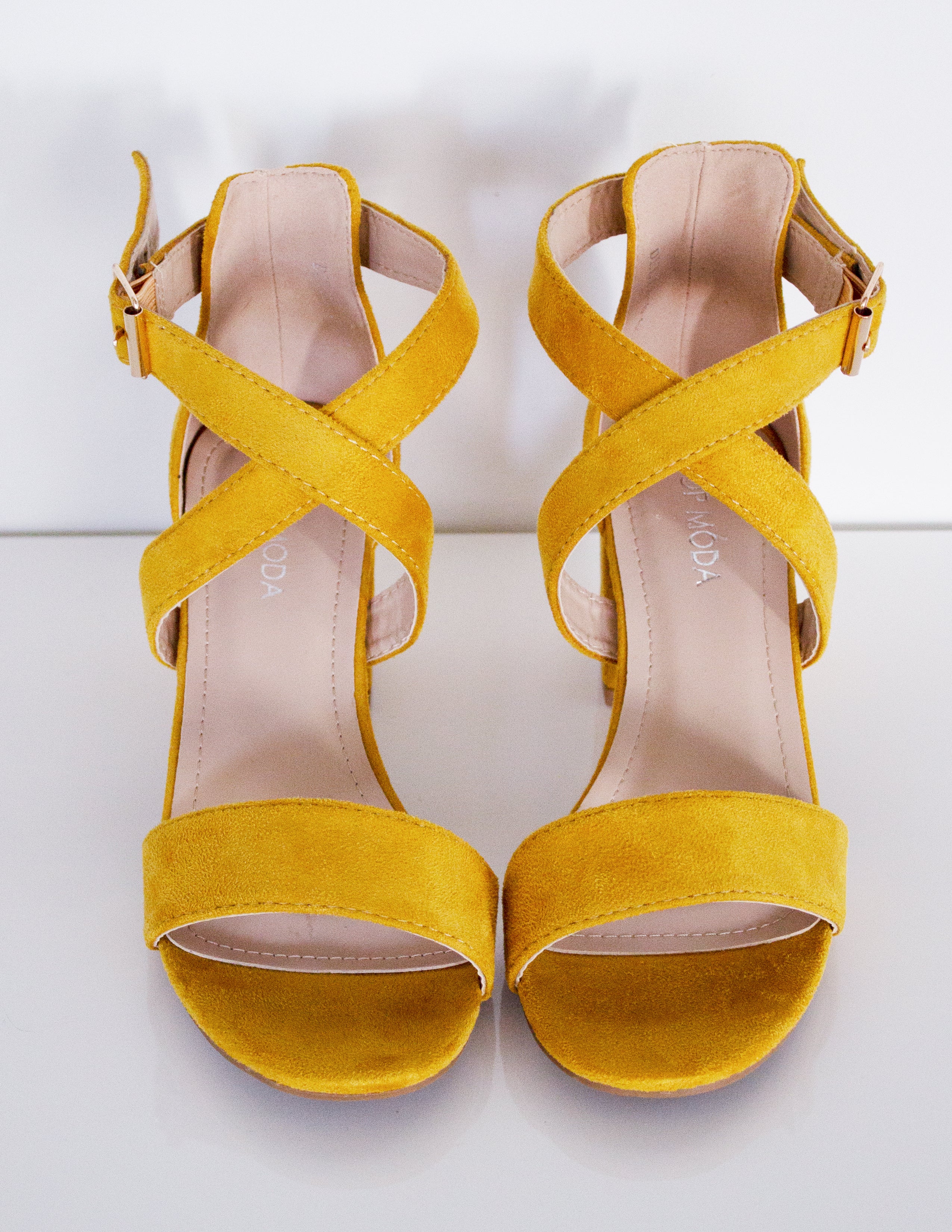 CYRATA SANDALS
