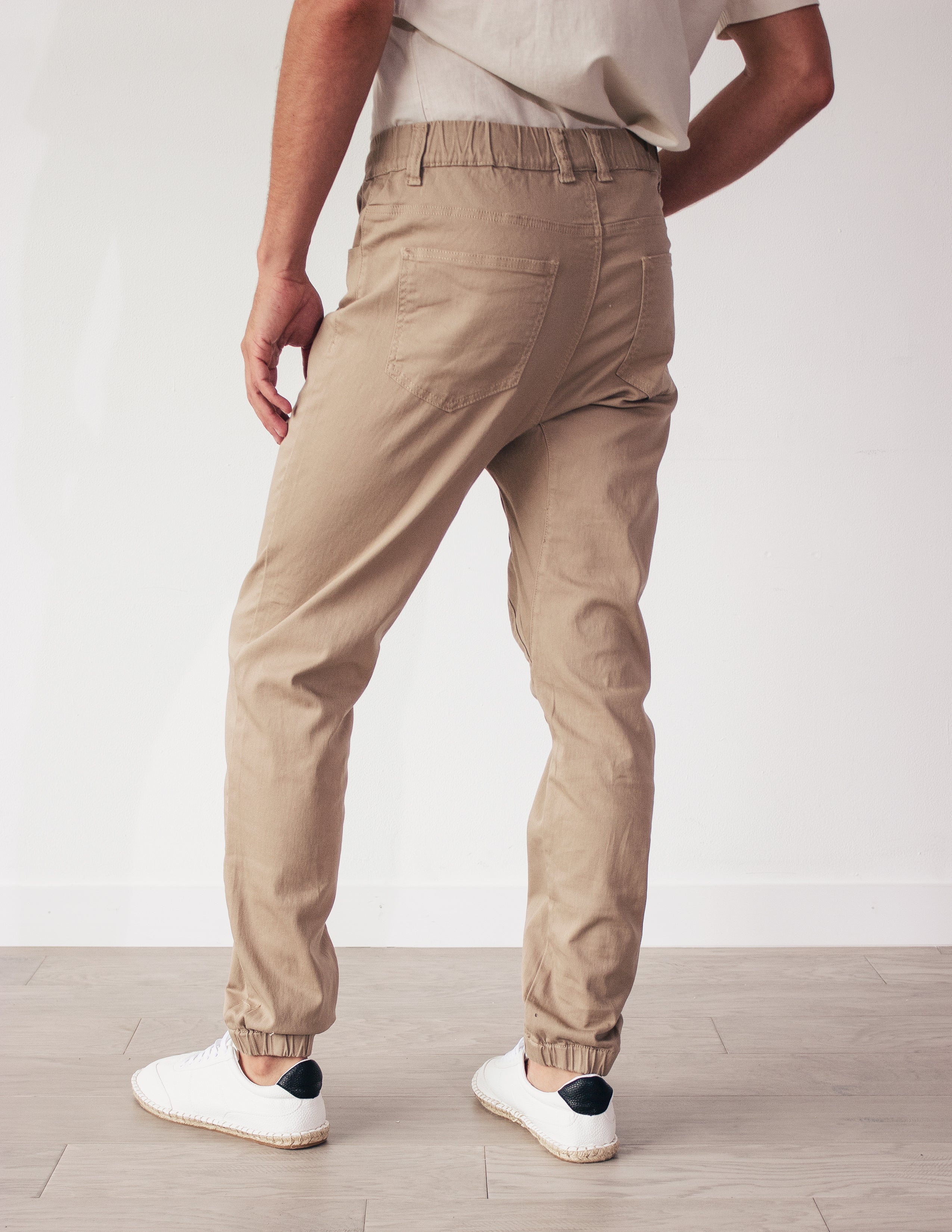 DEVOTED JOGGERS- TAN