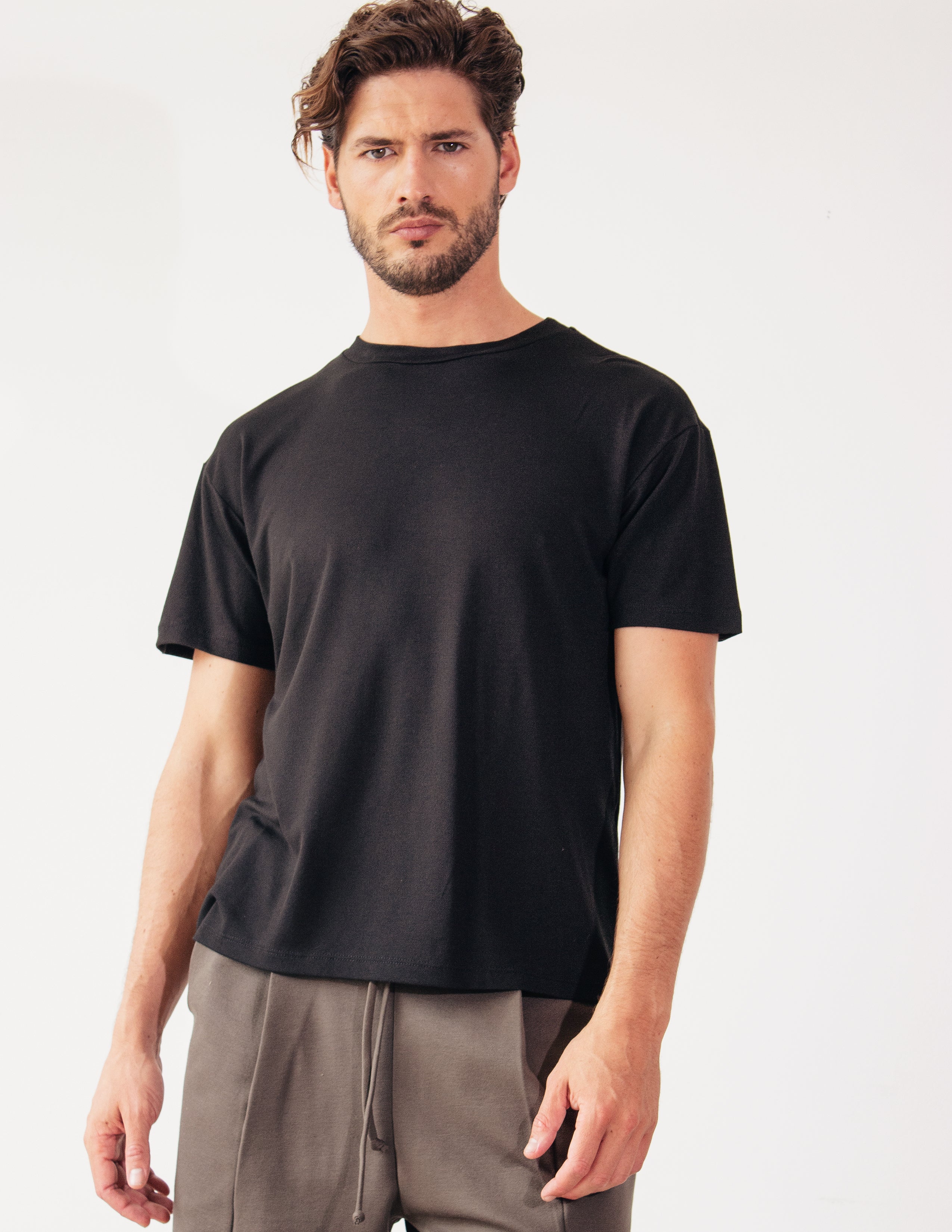 ADEPT TEE - ONYX