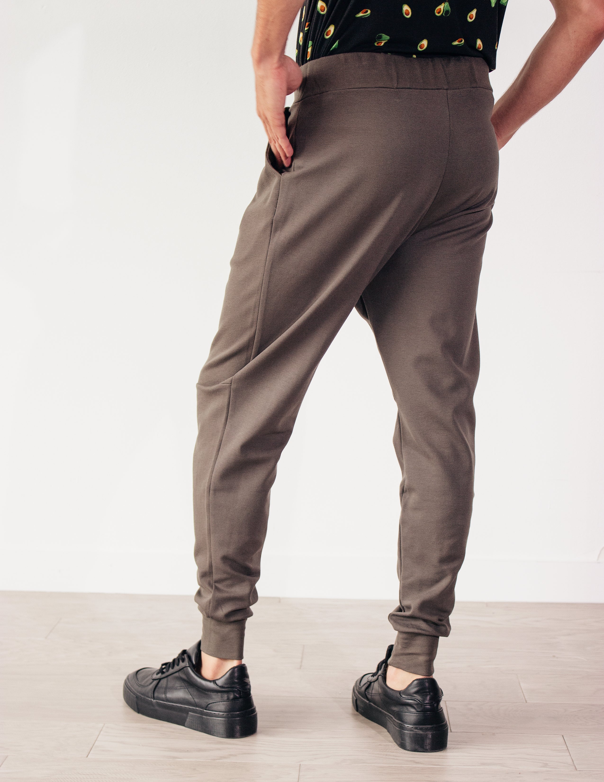 SLICK JOGGERS- OLIVE