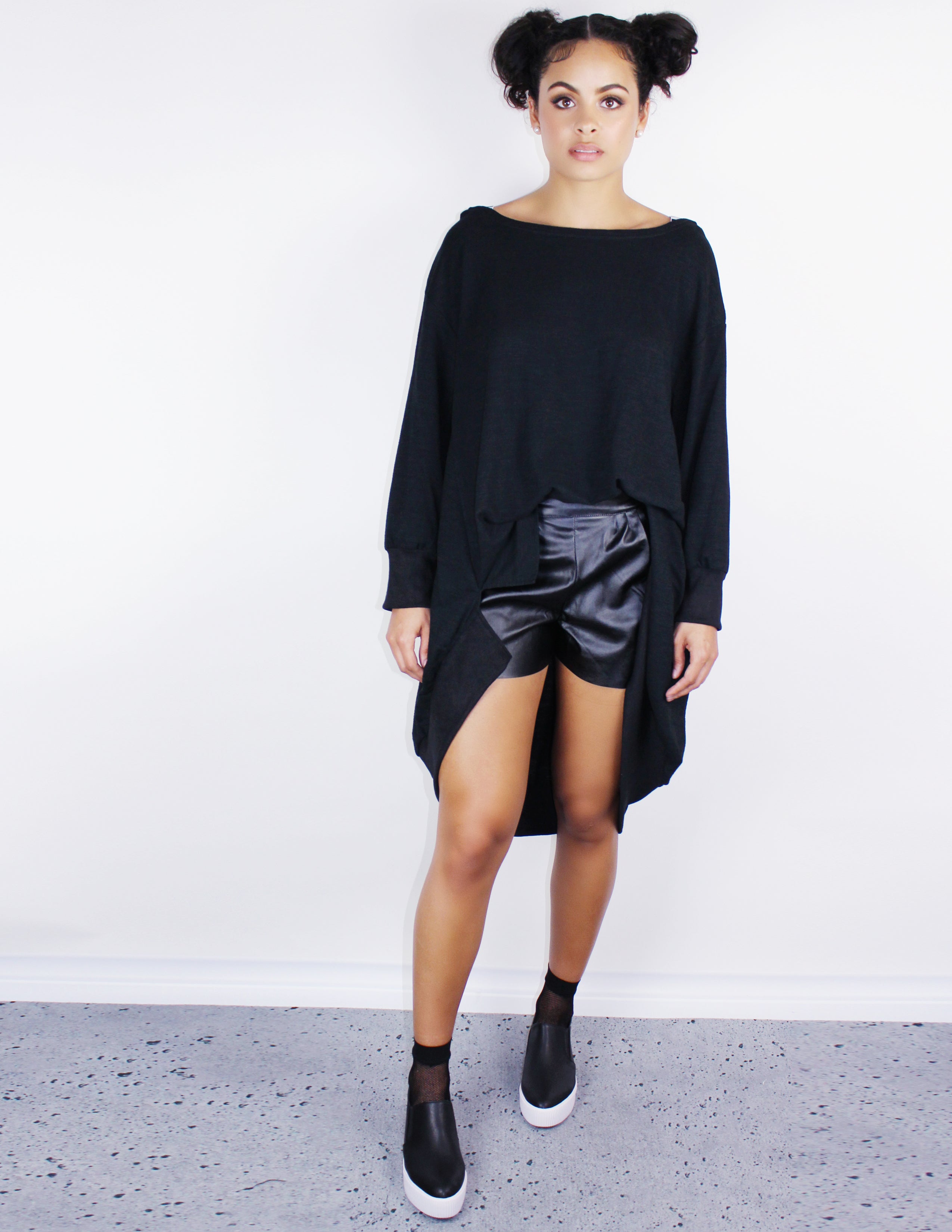 BLACK ASYMETRICAL LONG SLEEVES TEE