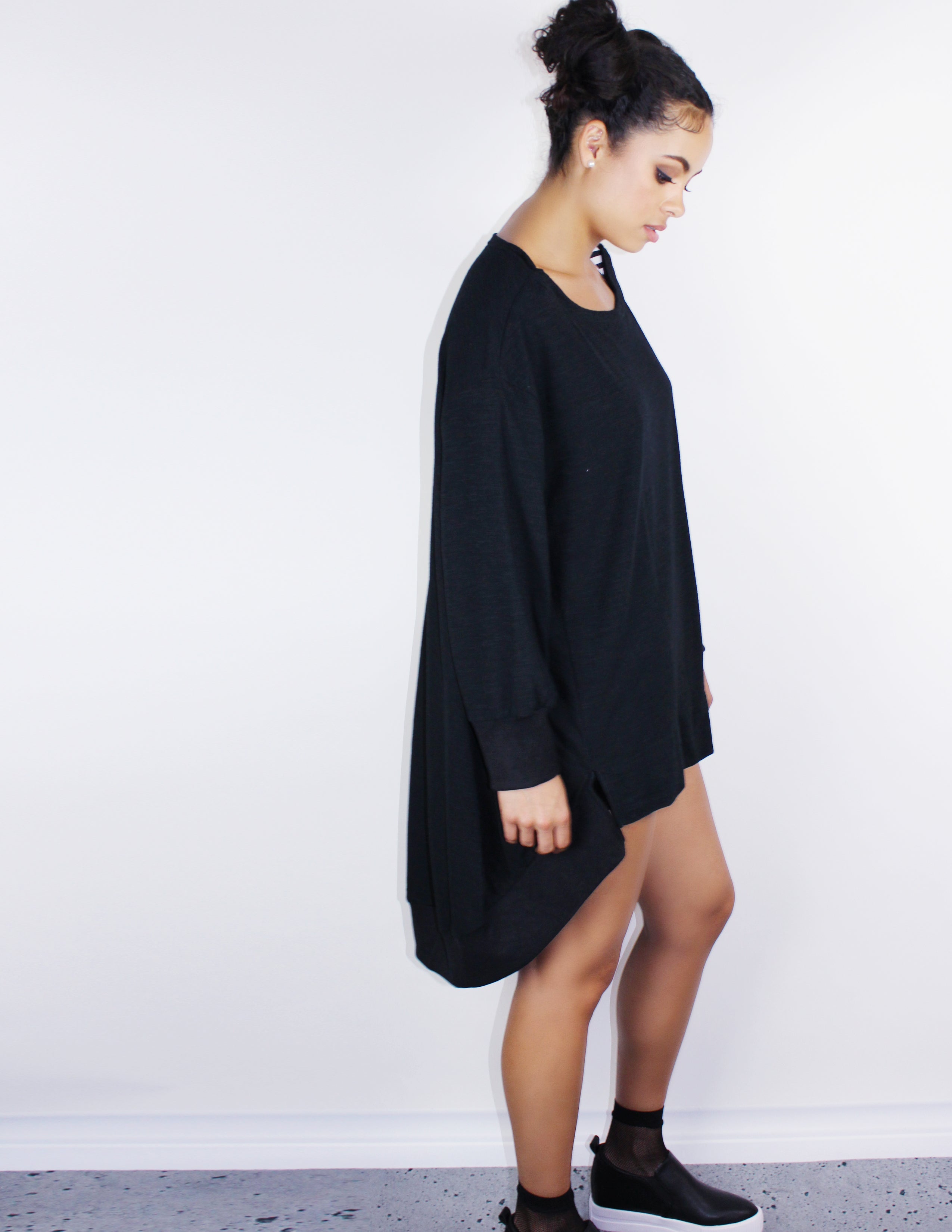 BLACK ASYMETRICAL LONG SLEEVES TEE