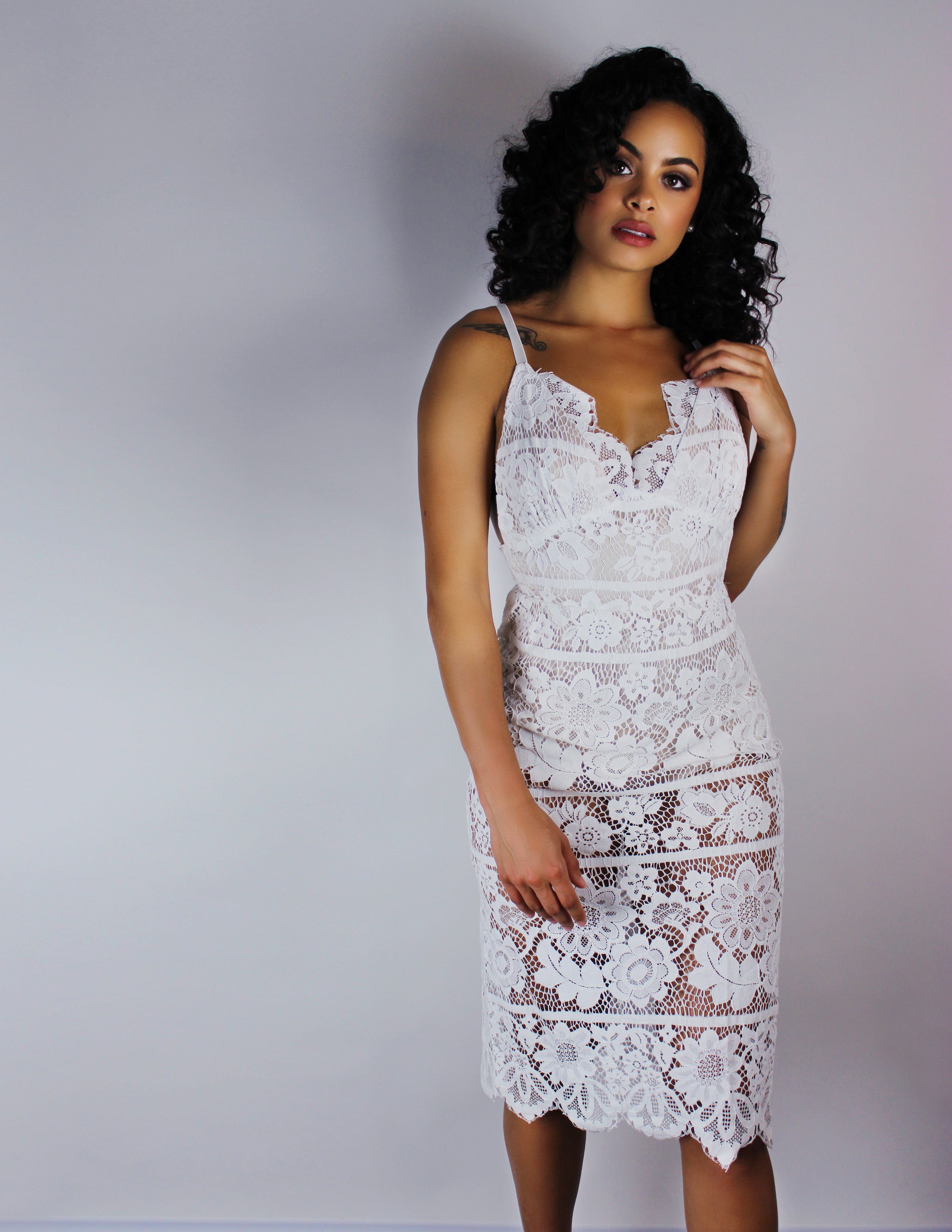 WHITE LACE DRESS