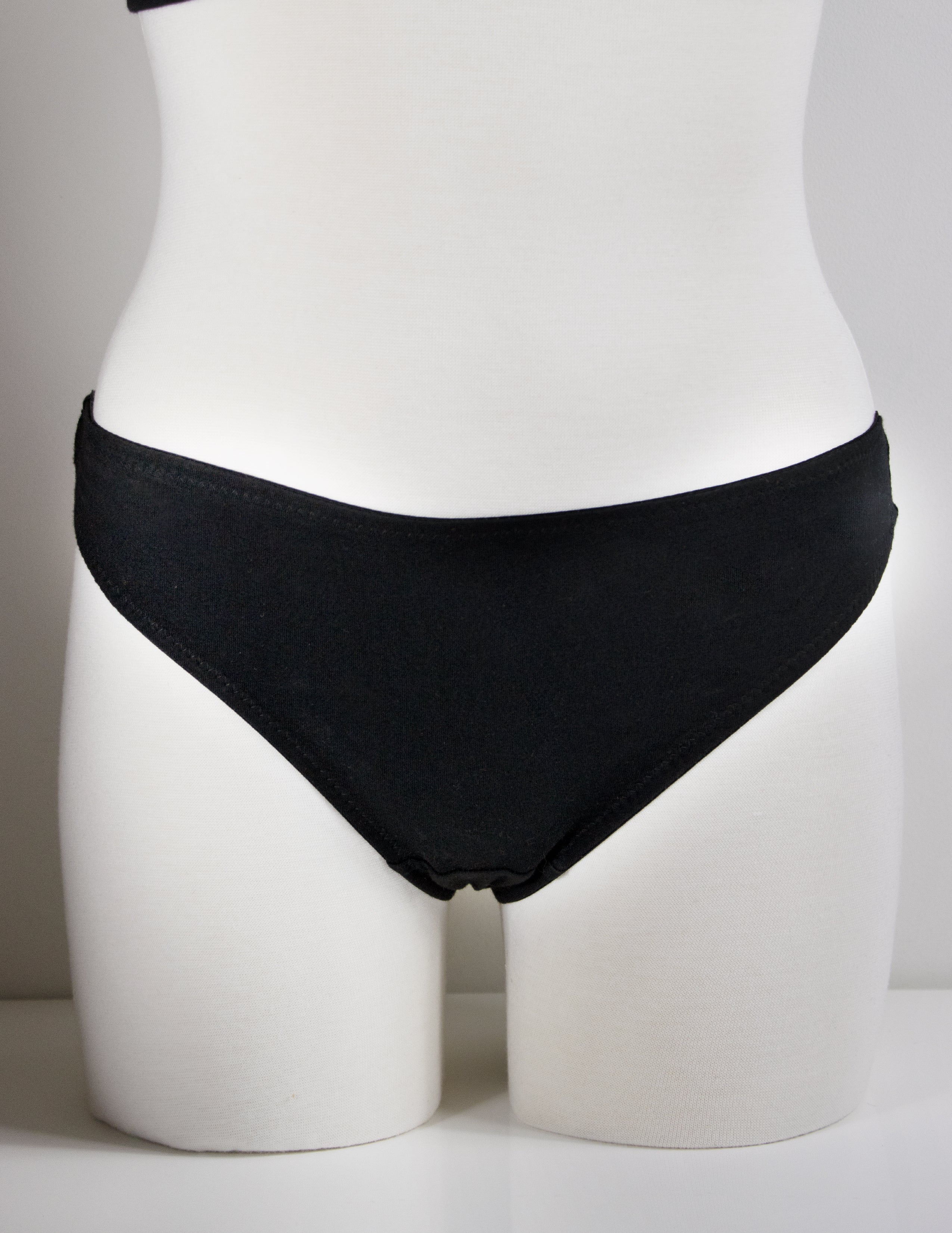 CONSTANCE THONG- ONYX