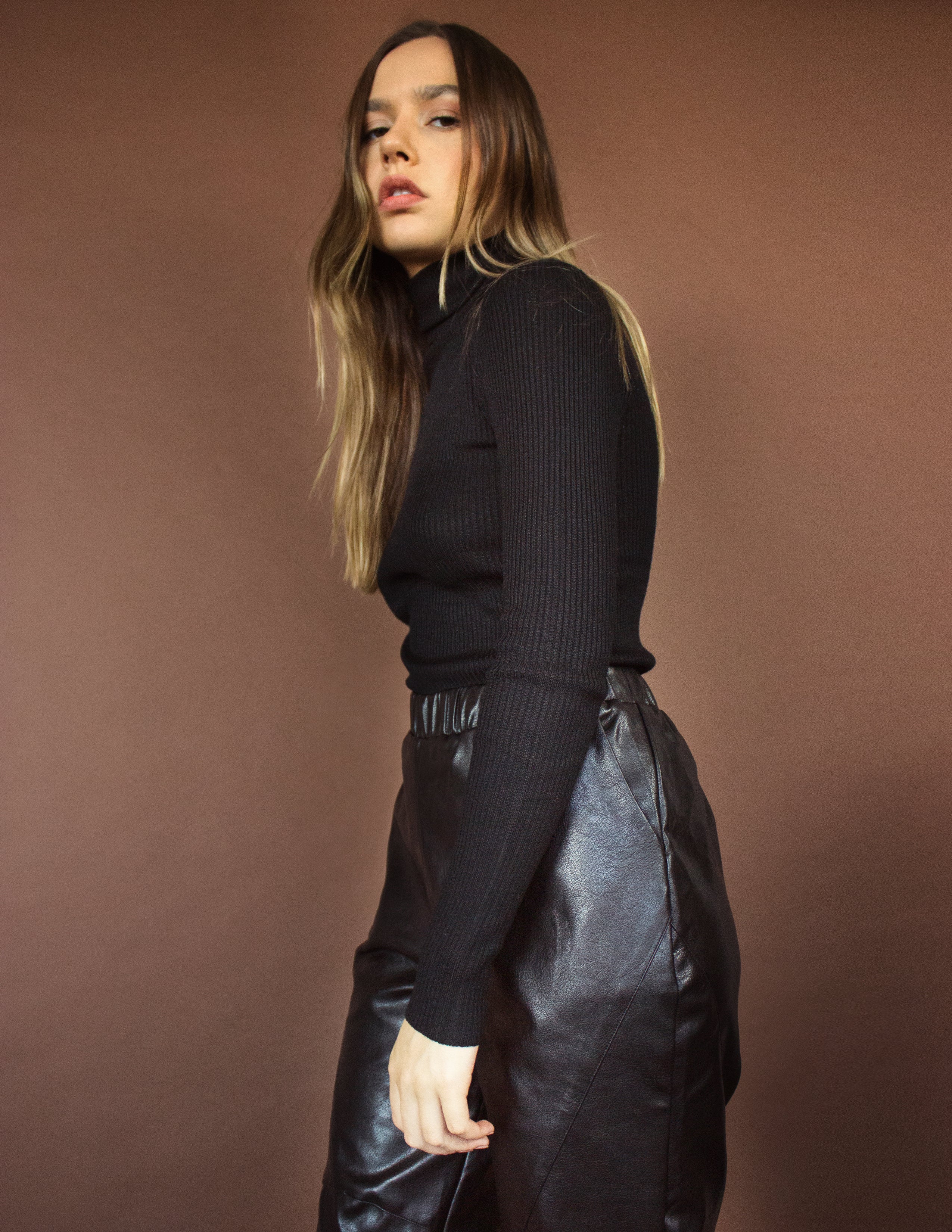 EAGLE SWEATER- ONYX
