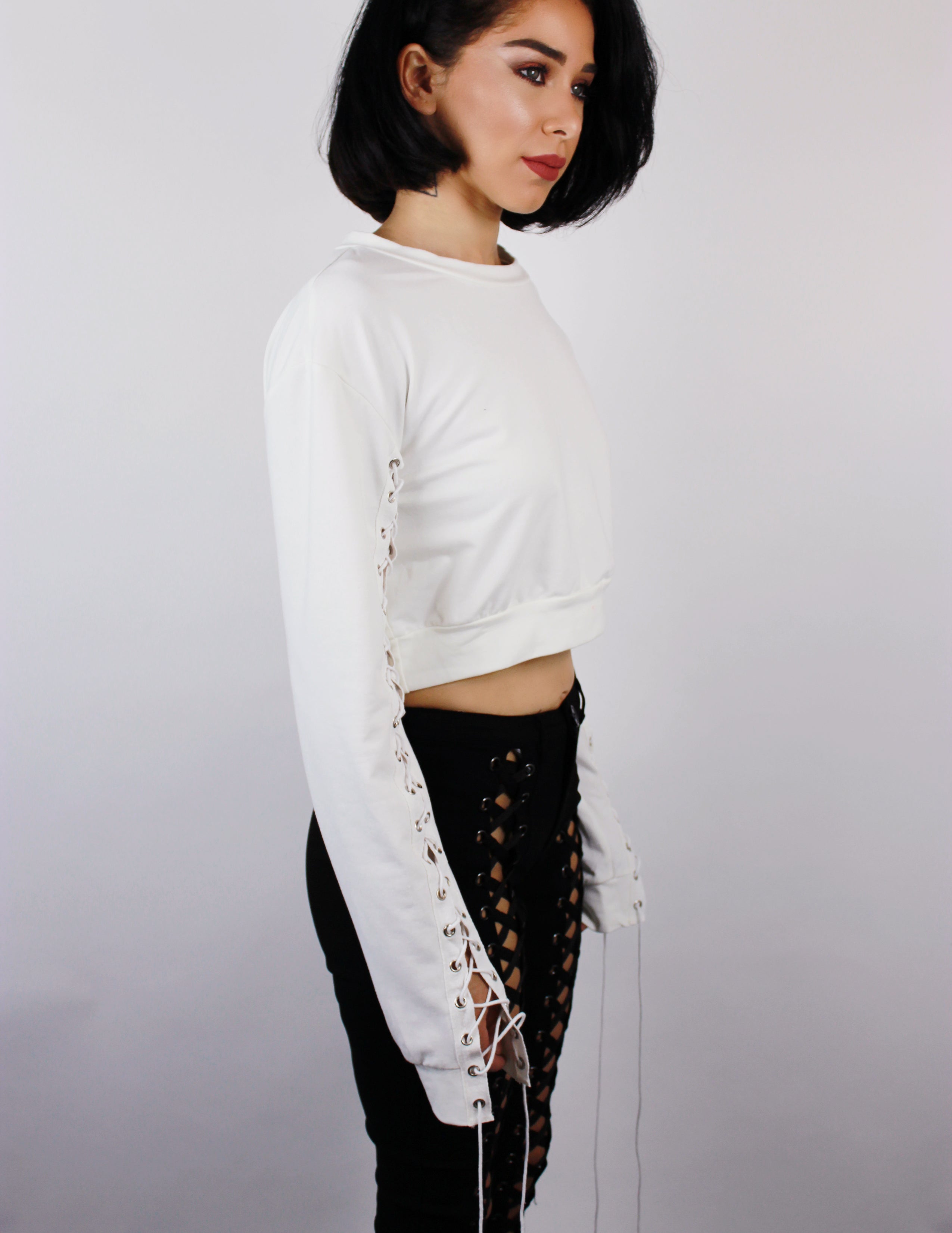 SCRAPE CROPPED SWEATER - Blue District