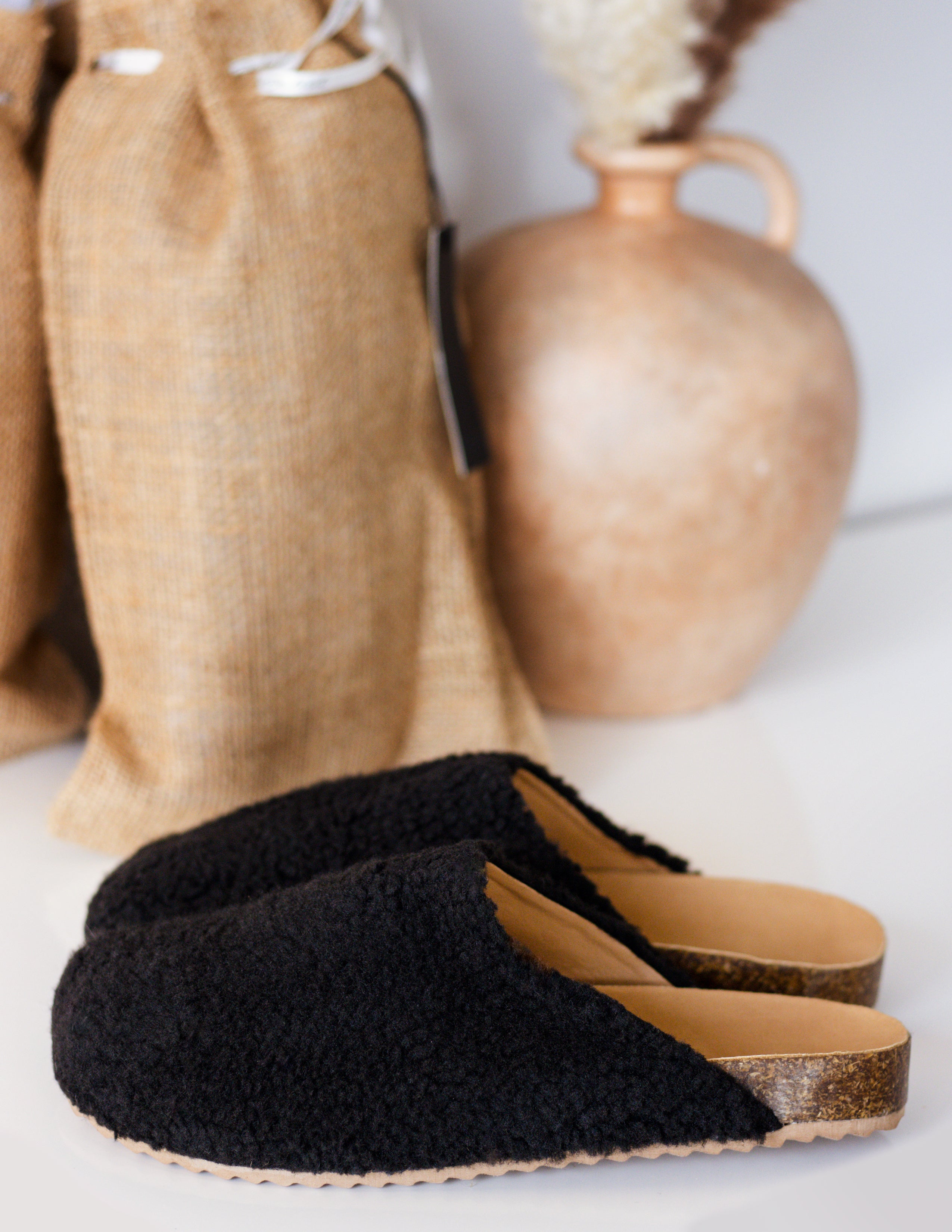 CANIS SLIPPERS- ONYX